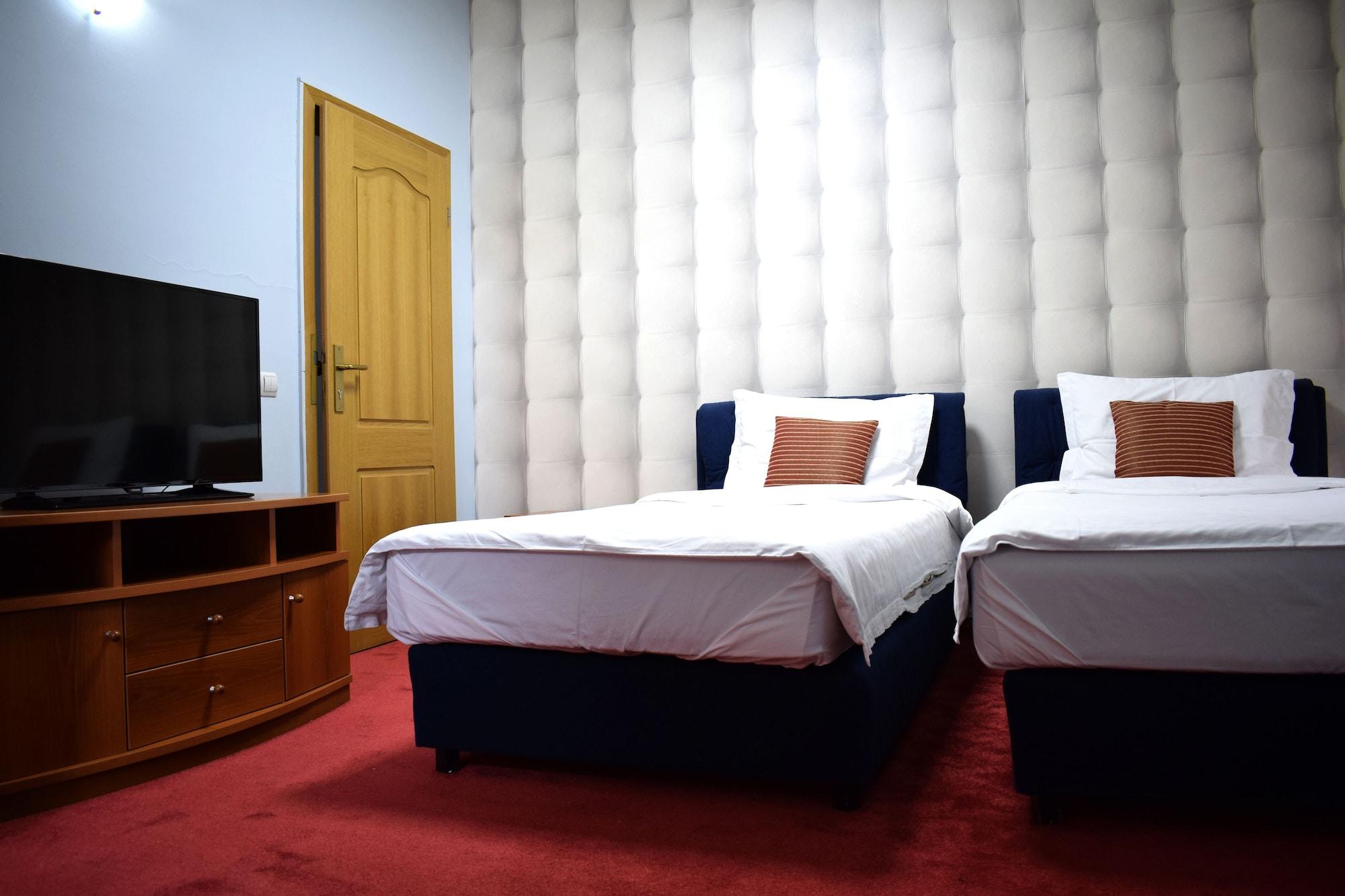 Hotel Aristocrat & Fish Restaurant Skopje Ngoại thất bức ảnh