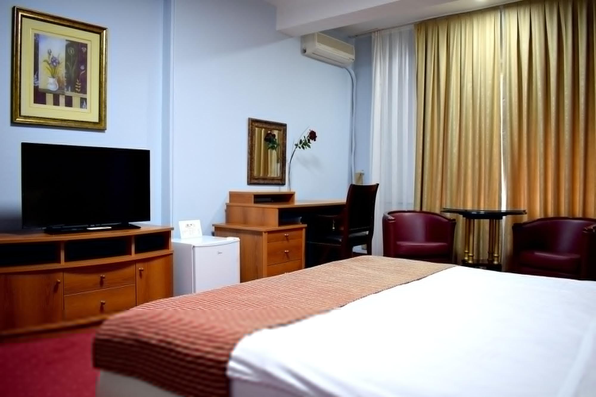 Hotel Aristocrat & Fish Restaurant Skopje Ngoại thất bức ảnh