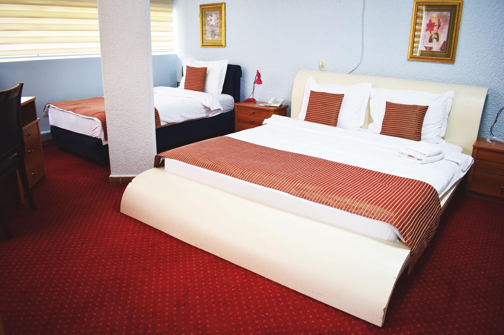 Hotel Aristocrat & Fish Restaurant Skopje Ngoại thất bức ảnh