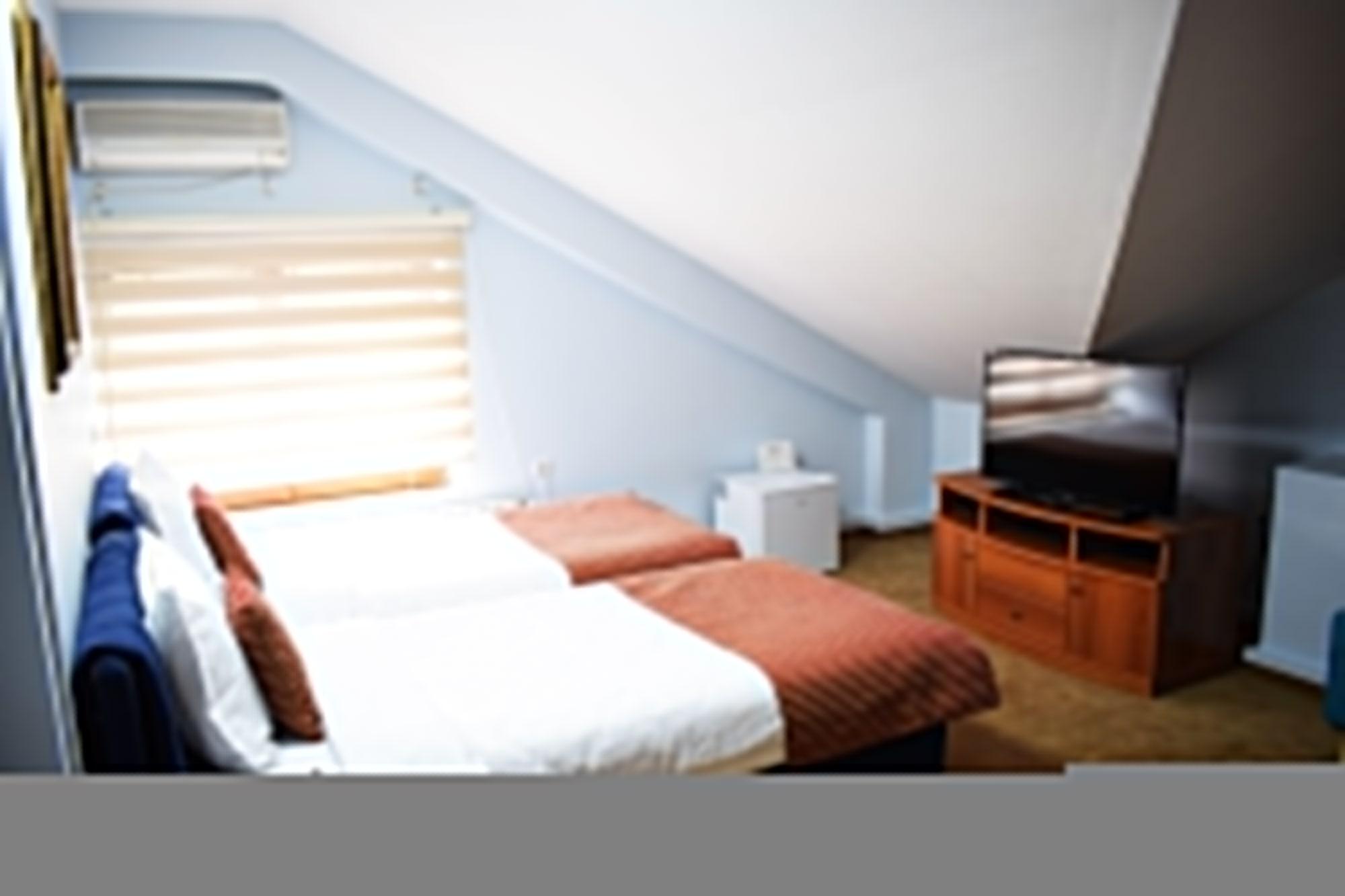 Hotel Aristocrat & Fish Restaurant Skopje Ngoại thất bức ảnh