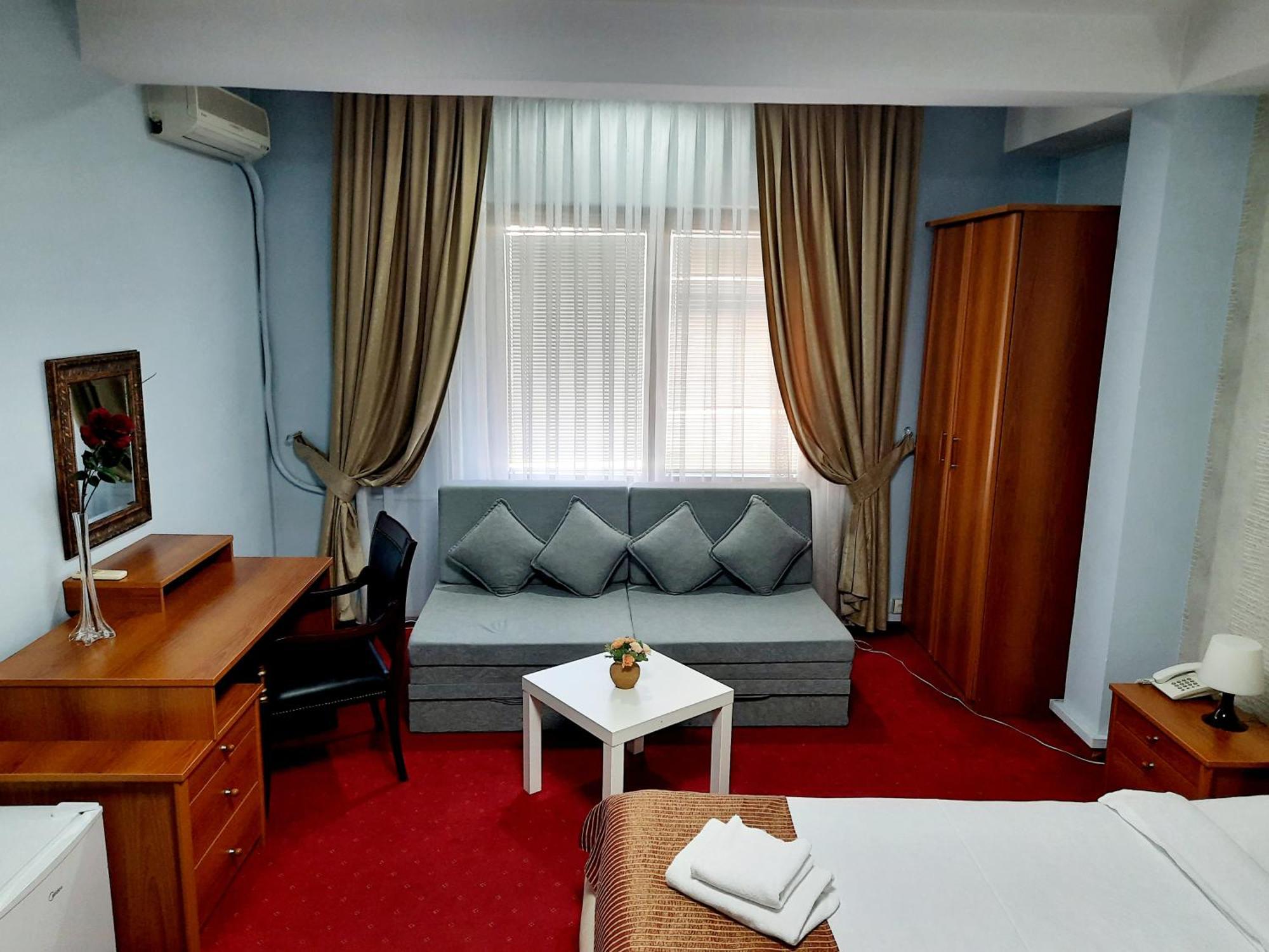 Hotel Aristocrat & Fish Restaurant Skopje Phòng bức ảnh