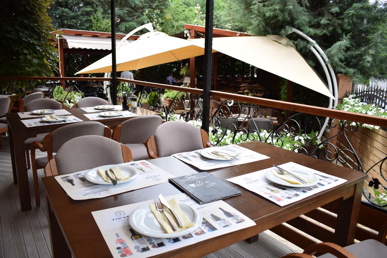 Hotel Aristocrat & Fish Restaurant Skopje Ngoại thất bức ảnh