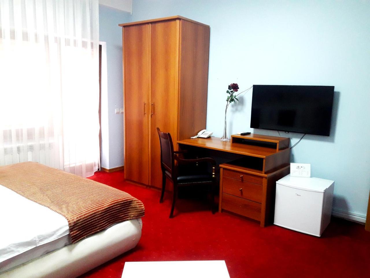 Hotel Aristocrat & Fish Restaurant Skopje Ngoại thất bức ảnh